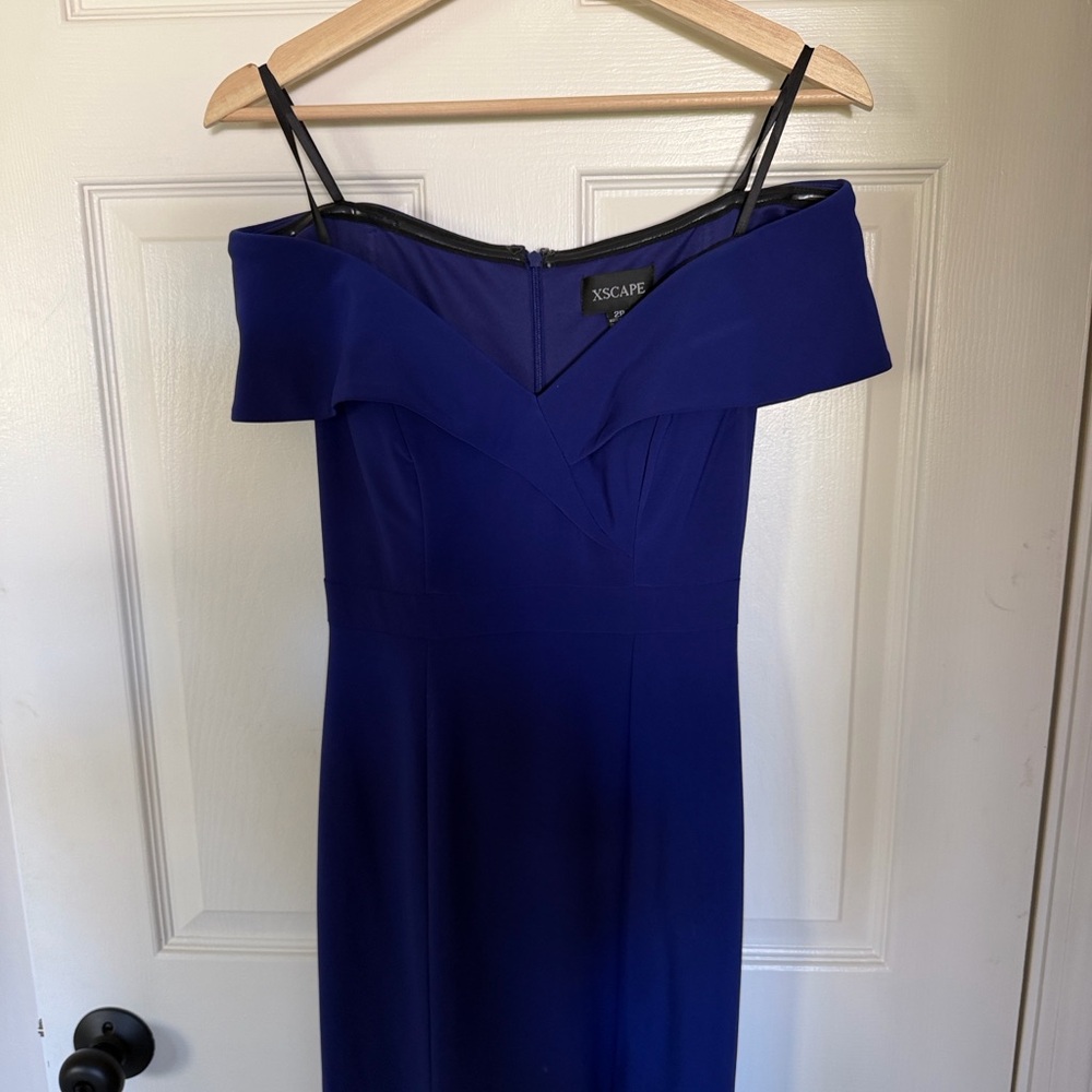 Elegant Off-Shoulder Blue Evening Gown - Picture 3 of 4